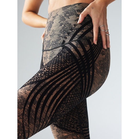 Sz XS Savage X Fenty Special FX High Waist Leggings Terracotta Distorted Lace - Picture 10 of 11